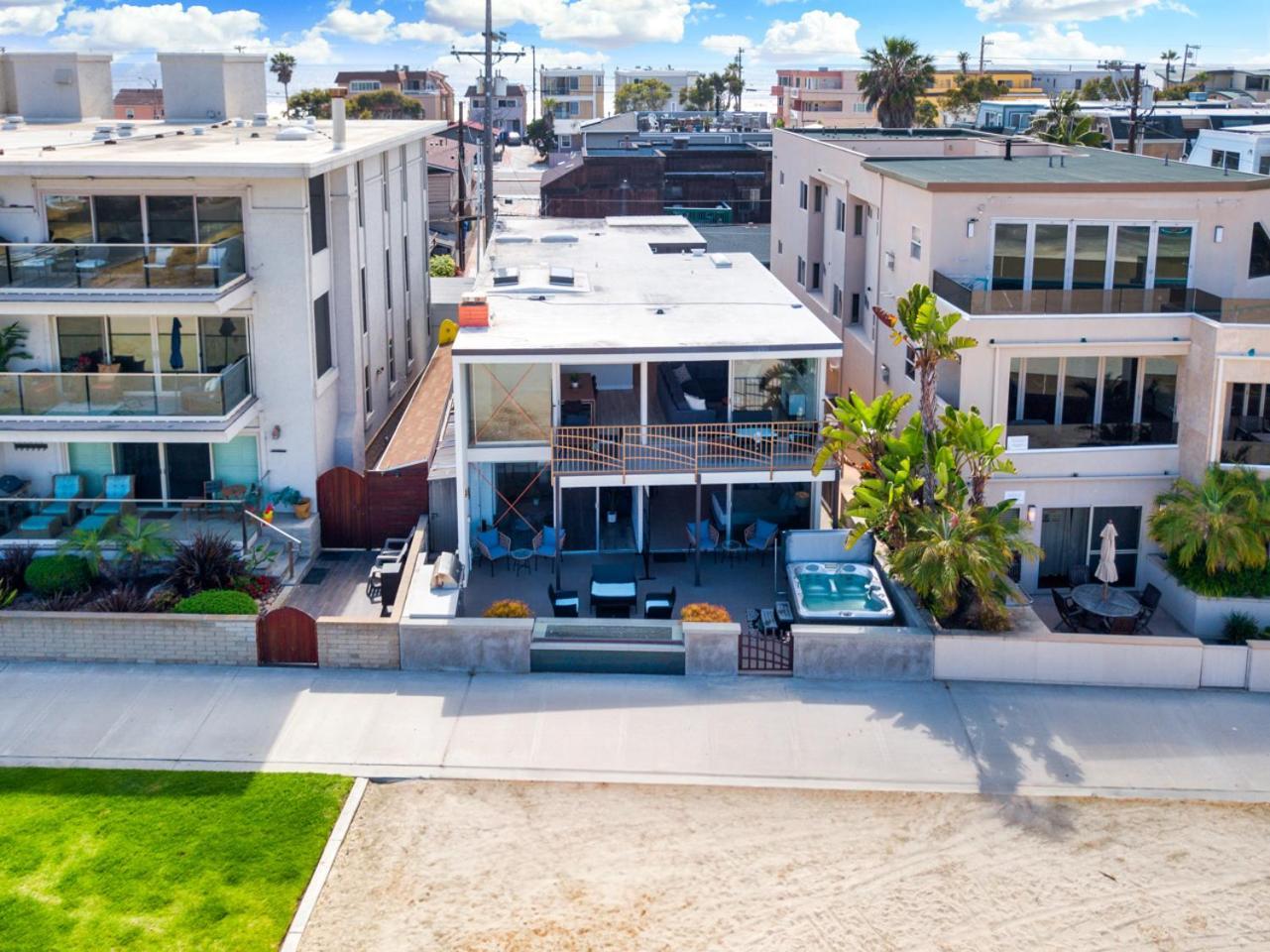 Boardwalk Shared Hot Tub And Patio Apartment San Diego