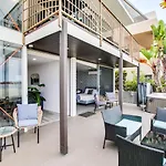 Boardwalk Studio Shared Hot Tub And Patio