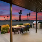 Boardwalk Studio Shared Hot Tub And Patio