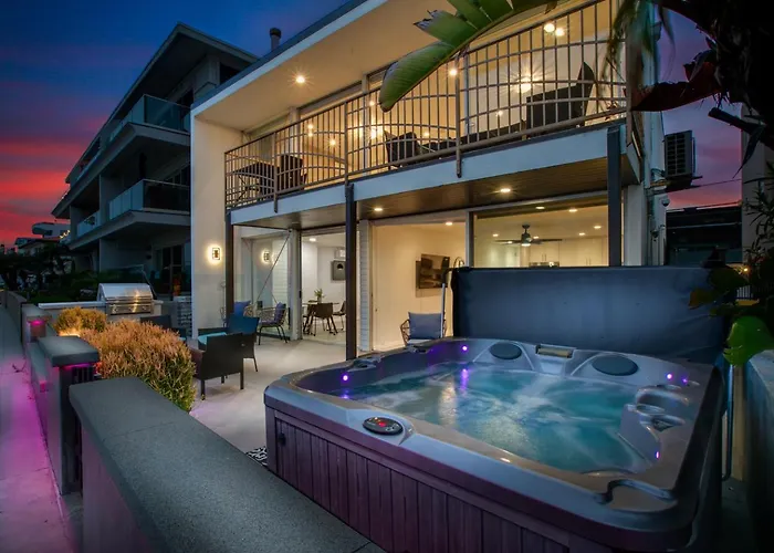 Boardwalk Studio Shared Hot Tub And Patio