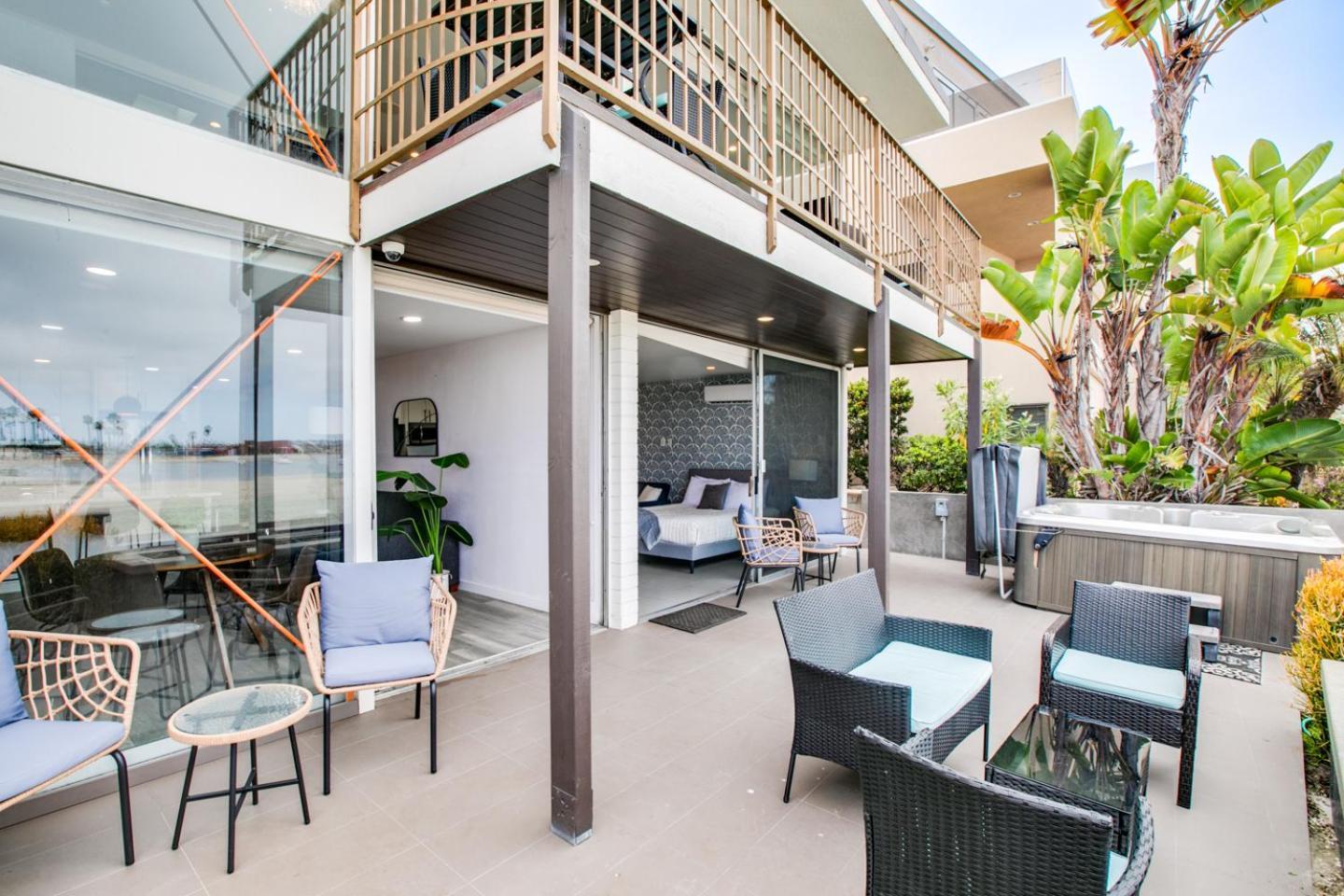 Apartment Boardwalk Shared Hot Tub And Patio *
