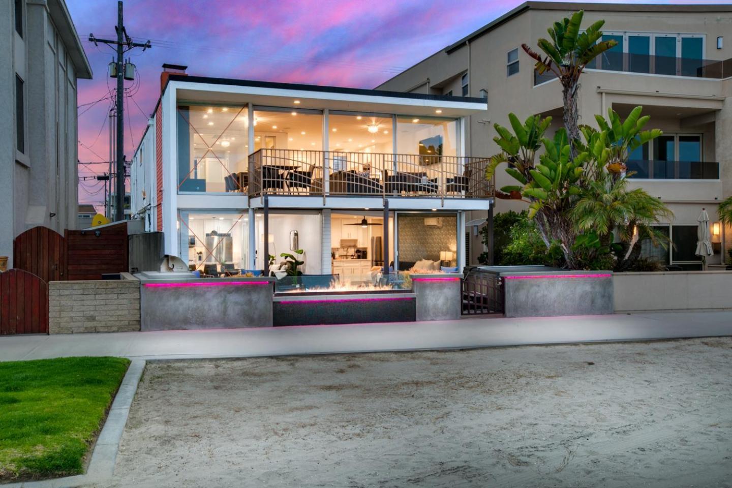 Boardwalk Shared Hot Tub And Patio Apartment San Diego