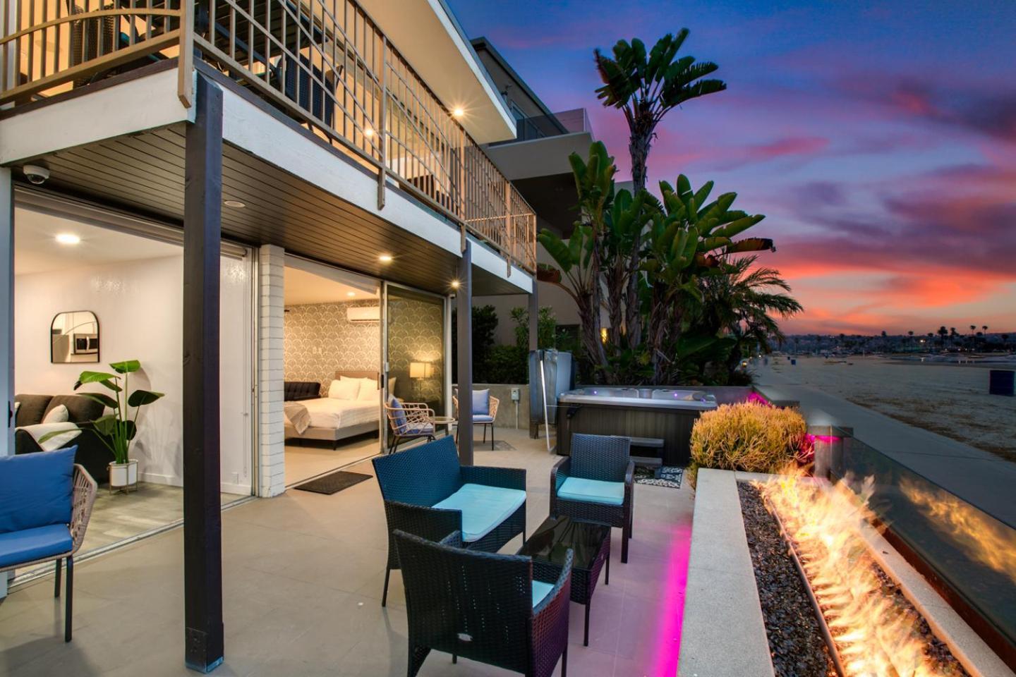 Apartment Boardwalk Shared Hot Tub And Patio
