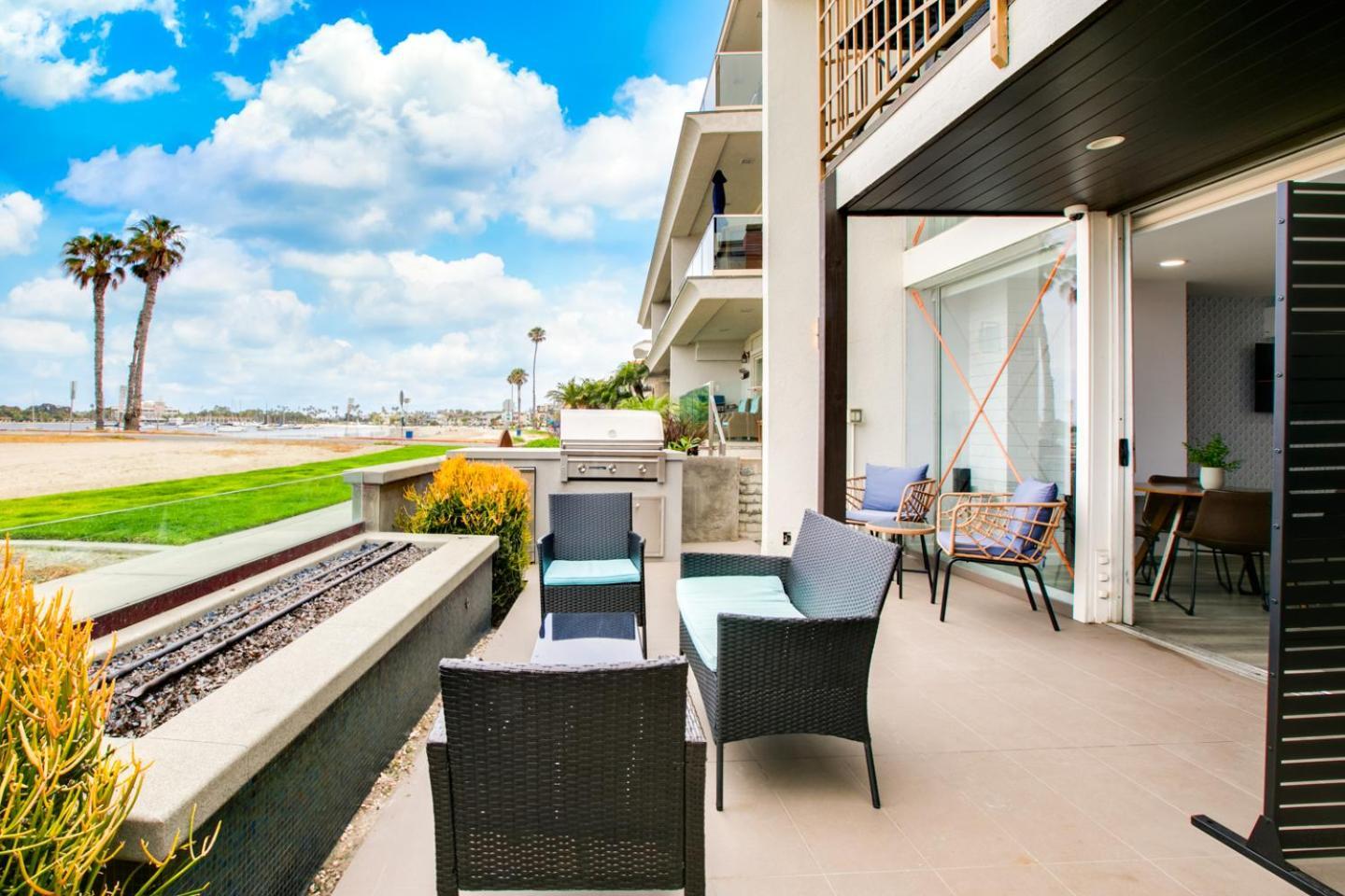 Boardwalk Shared Hot Tub And Patio * San Diego